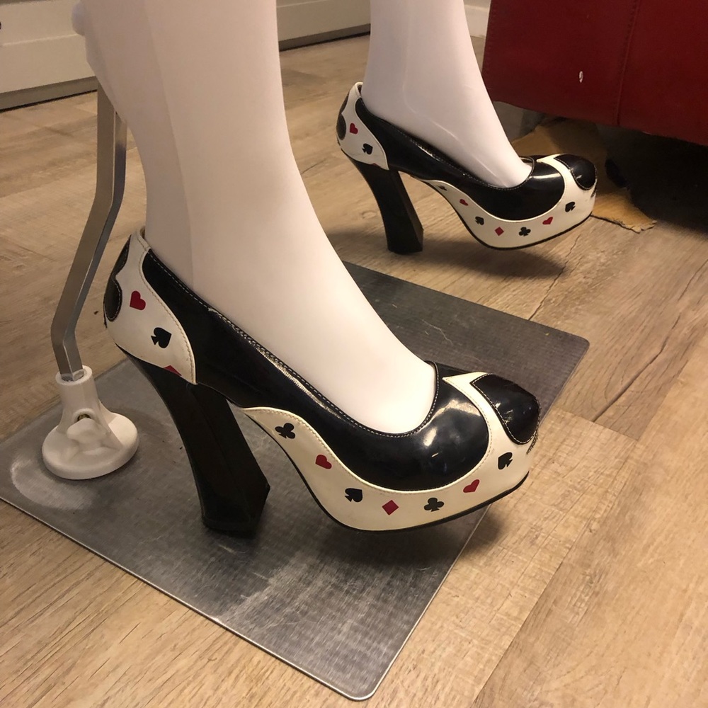 Size 8 poker heels by Fantasia